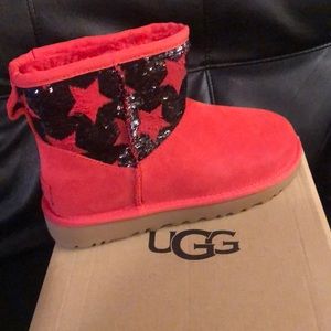 Red star sparkle ugg boots NWT